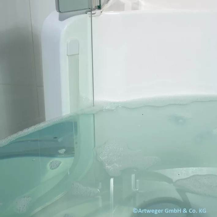 Wasser in Duschbadewanne tritt nicht aus